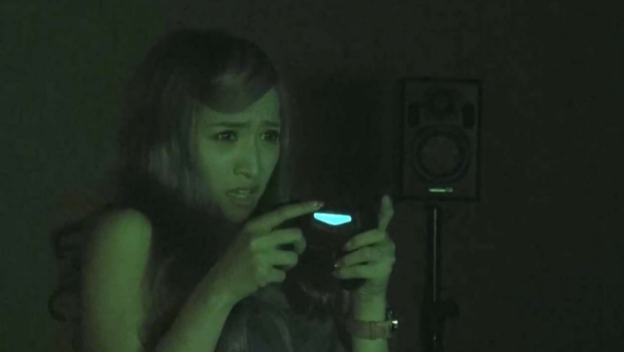 5-30-17 girlplayinghorrorgame.png